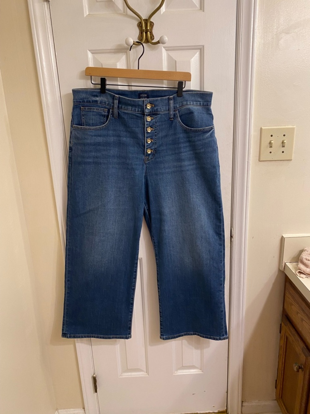 J. CREW WIDE LEG CROP JEAN GOLD FLOWER BUTTON FRONT HIGH WAIST SIZE 33 SLIMMING - Picture 9 of 14